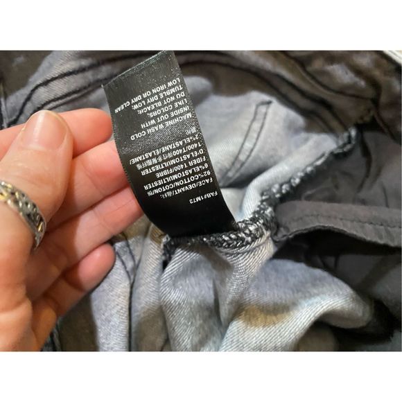 Lafayette 148 "L148 DENIM MERCER SKINNY JEAN" in Gray, Size 12 / 31, MSRP $498 - Picture 10 of 15